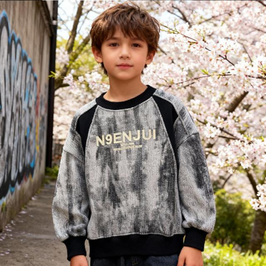 FashionFit Cozy Sweatshirt (Light Gray & Black)